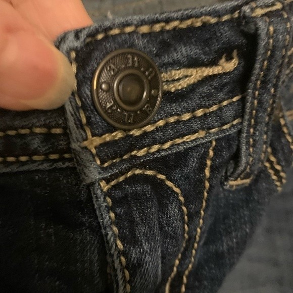 a.n.a. Low Cut Distressed Bell Bottom Jeans Dark Wash, Embroidered Pockets Sz 4P - Picture 9 of 9